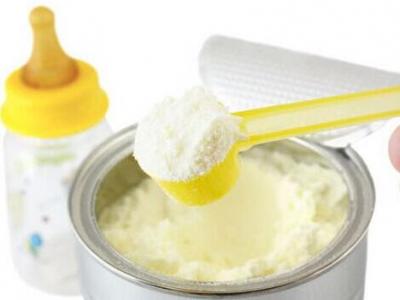 嬰兒在發(fā)育階段吃哪種奶粉更聰明