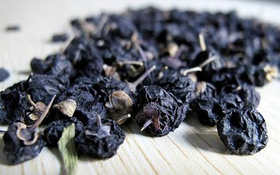 黑枸杞在泡水飲用之前是否需要清洗-易網(wǎng)健康<a href=http://www.gyfww.com/jkys/ target=_blank class=infotextkey>養(yǎng)生</a>網(wǎng) 黑枸杞在泡水飲用之前是否需要清洗