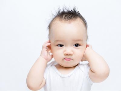 寶寶平時(shí)總喜歡眨眼的原因是什么