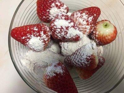 用面粉洗草莓能夠洗的更加干凈嗎