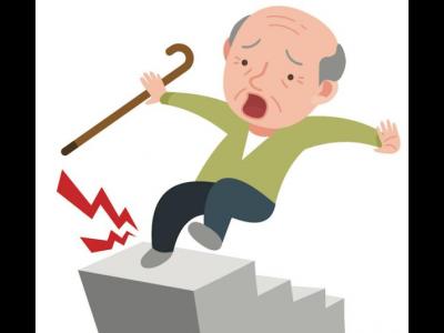 走路腿畫圈、膝蓋相互摩擦？警惕這些病