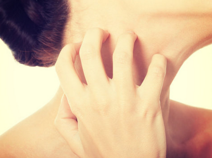 導(dǎo)致皮炎濕疹不停的反復(fù)發(fā)作的習(xí)慣-易網(wǎng)健康<a href=http://www.gyfww.com/jkys/ target=_blank class=infotextkey>養(yǎng)生</a>網(wǎng) 導(dǎo)致皮炎濕疹不停的反復(fù)發(fā)作的習(xí)慣