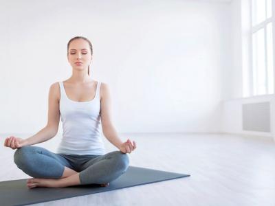 吃完飯之后練瑜伽可以做哪些動作