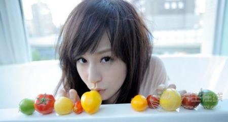 怎樣排毒養(yǎng)顏?怎樣讓體內(nèi)毒素?zé)o法沉積?