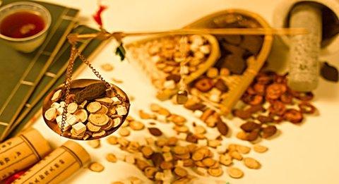 中藥和西藥可不可以一起吃能見效嗎-易網(wǎng)健康<a href=http://www.gyfww.com/jkys/ target=_blank class=infotextkey>養(yǎng)生</a>網(wǎng) 中藥和西藥可不可以一起吃能見效嗎