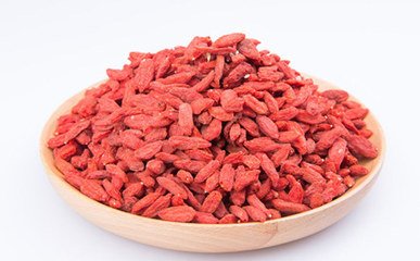 睡前生嚼幾粒枸杞子一段時間后會有這些改變