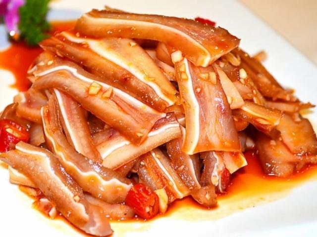 這些下酒菜吃多了可能會引發(fā)肝臟中毒-易網健康<a href=http://www.gyfww.com/jkys/ target=_blank class=infotextkey>養(yǎng)生</a>網 這些下酒菜吃多了可能會引發(fā)肝臟中毒