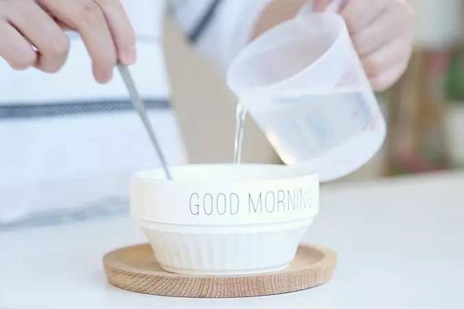 沖米粉的時候是應(yīng)該先放水還是先放米粉