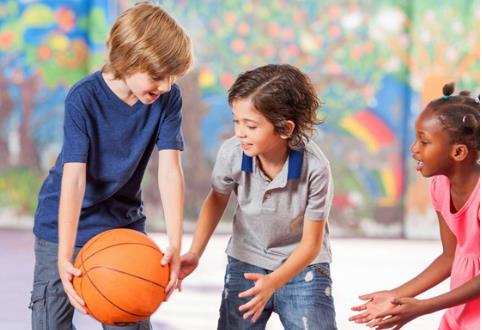 新手打籃球的技巧操作教程