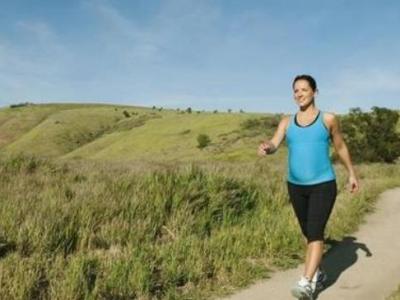 中老年人走路養生的姿勢注意事項