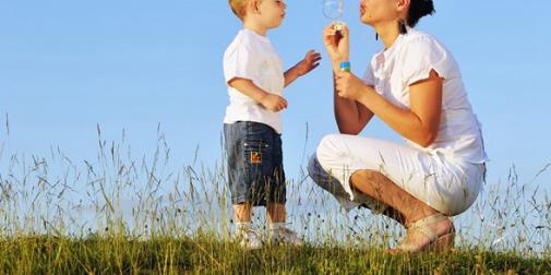 新生兒護理知識抱著好還是躺著好