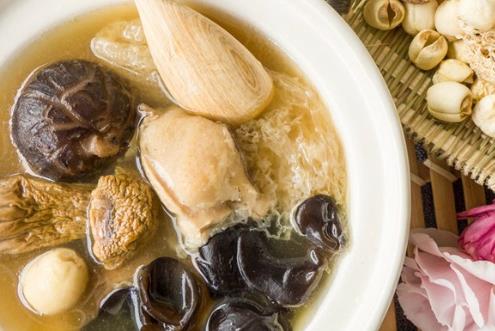 適合大眾的安神補腦湯制作詳細步驟