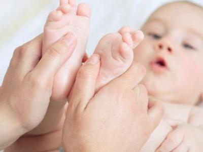 推拿恢復寶寶不消化哭鬧的方法