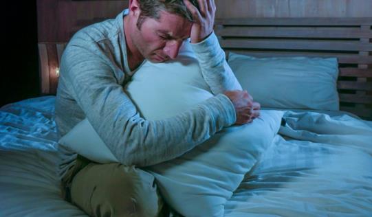 經常熬夜睡不著對身體有哪些惡性危害