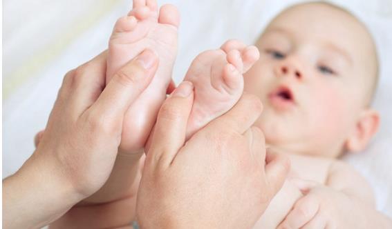 如何調整新生兒睡眠時間早睡早起