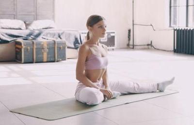 睡前常做這些基礎瑜伽動作睡覺都能減肥