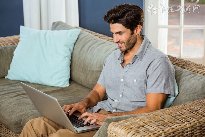 為什么上班后容易長胖-易網<a href=http://www.gyfww.com/ target=_blank class=infotextkey>健康養生</a>網 為什么上班后容易長胖