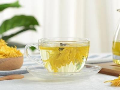 常飲菊花茶的保健養(yǎng)生養(yǎng)肝