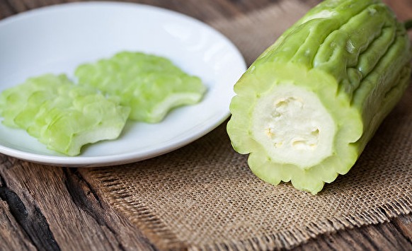 苦瓜可降心火解暑養(yǎng)生！苦瓜可炒可涼拌 越苦越好