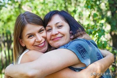 女士四十五歲后是人體“易老期”，夏季要繞開這件事情，再喜愛還要憋住