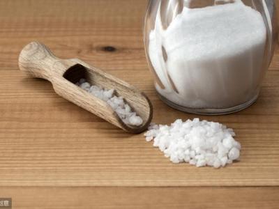 中醫(yī)藥學講食鹽水洗頭能防止脫發(fā)？食用鹽居然有這主要用途！熟記3款健康養(yǎng)生好食材