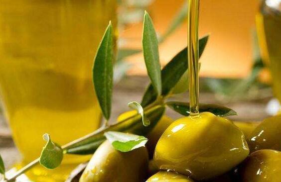 如何吃食用橄欖油　食用橄欖油的恰當(dāng)吃法