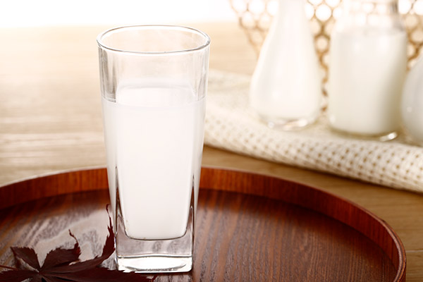 吃螃蟹能夠喝純牛奶嗎