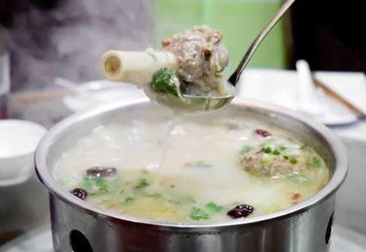 羊骨頭粥怎么做美味 羊骨頭粥的做法教程