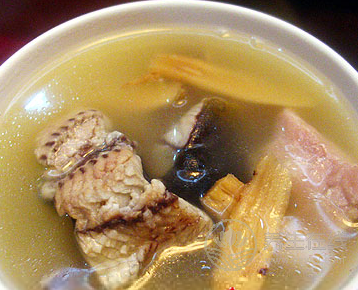 熬夜后吃什么最好 四款靚湯減少熬夜傷害-易網<a href=http://www.gyfww.com/ target=_blank class=infotextkey>健康養生</a>網 熬夜后吃什么最好 四款靚湯減少熬夜傷害