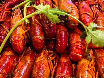 吃小龍蝦可以喝牛奶嗎 牛奶不宜和什么食物一起吃