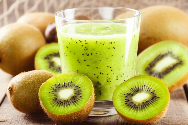 濕氣重的人喝紅茶還是綠茶 濕氣重吃什么水果-易網(wǎng)<a href=http://www.gyfww.com/ target=_blank class=infotextkey>健康養(yǎng)生</a>網(wǎng) 濕氣重的人喝紅茶還是綠茶 濕氣重吃什么水果