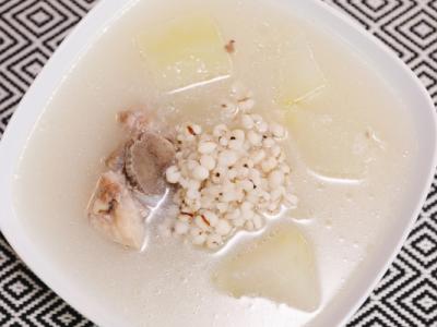 薏米祛濕排骨湯怎么喝最好 薏米祛濕排骨湯的禁忌人群