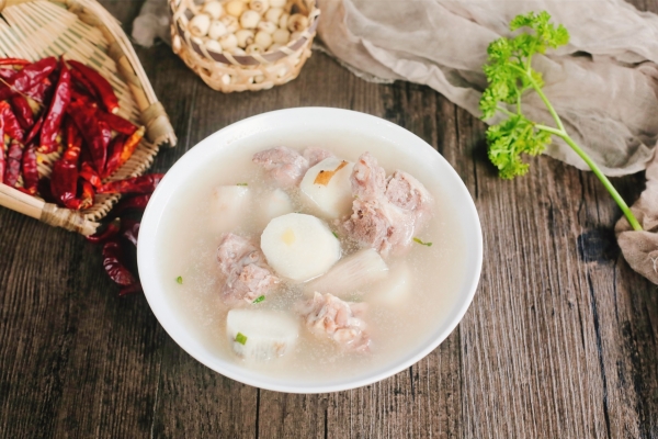 山藥排骨湯放什么藥材祛濕 效祛濕效果好的藥材-易網(wǎng)健康<a href=http://www.gyfww.com/jkys/ target=_blank class=infotextkey>養(yǎng)生</a>網(wǎng) 山藥排骨湯放什么藥材祛濕 效祛濕效果好的藥材