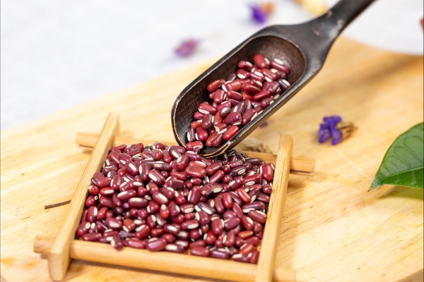 山藥排骨湯放什么藥材祛濕 效祛濕效果好的藥材-易網(wǎng)<a href=http://www.gyfww.com/ target=_blank class=infotextkey>健康養(yǎng)生</a>網(wǎng) 山藥排骨湯放什么藥材祛濕 效祛濕效果好的藥材