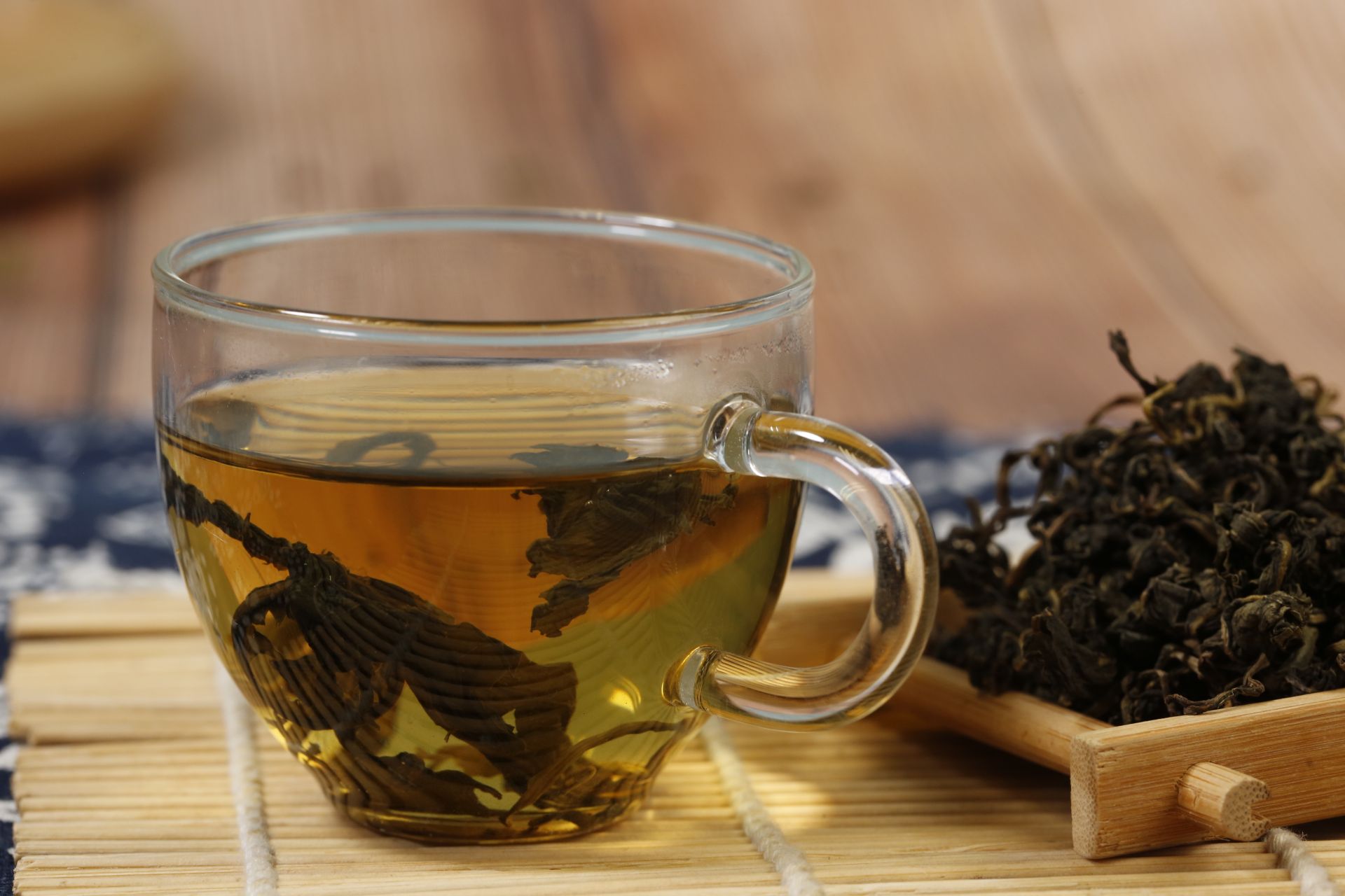 三伏天喝蒲公英姜水好嗎 蒲公英的功效與作用-易網(wǎng)<a href=http://www.gyfww.com/ target=_blank class=infotextkey>健康養(yǎng)生</a>網(wǎng) 三伏天喝蒲公英姜水好嗎 蒲公英的功效與作用