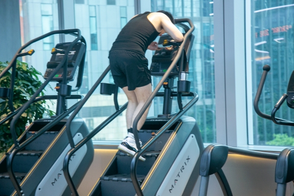 濕氣重的人怎么排濕減肥才能瘦 肥胖想減肥去醫院掛哪個科室-易網健康<a href=http://www.gyfww.com/jkys/ target=_blank class=infotextkey>養生</a>網 濕氣重的人怎么排濕減肥才能瘦 肥胖想減肥去醫院掛哪個科室