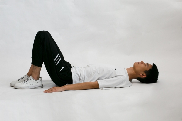 睡前做坐位體前屈有什么作用 體前屈做多了有壞處嗎