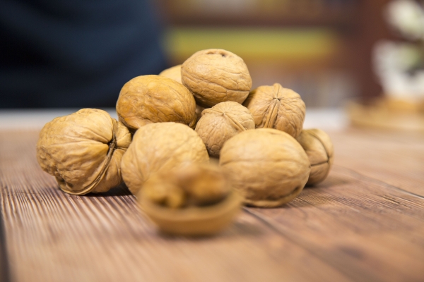 核桃殼的功效與作用 核桃殼雞蛋煮水喝的功效