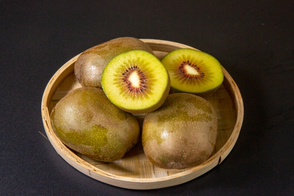 紅心獼猴桃是熱性還是涼性 紅心獼猴桃吃多了會(huì)上火嗎