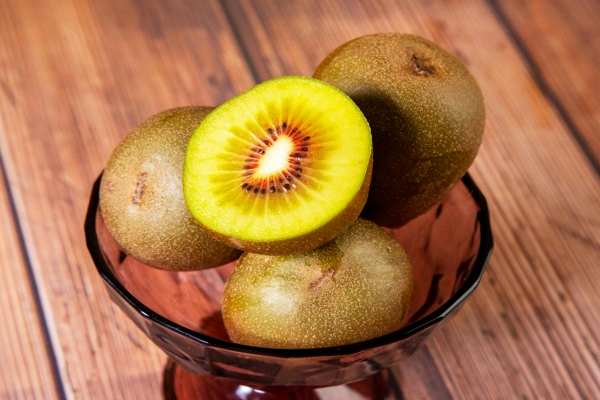 獼猴桃怎樣存放才會熟透 熟透的獼猴桃的保存方法