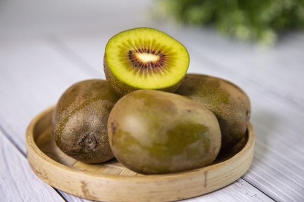 獼猴桃如何保存時(shí)間更長(zhǎng) 獼猴桃放冷藏還是常溫-易網(wǎng)健康<a href=http://www.gyfww.com/jkys/ target=_blank class=infotextkey>養(yǎng)生</a>網(wǎng) 獼猴桃如何保存時(shí)間更長(zhǎng) 獼猴桃放冷藏還是常溫