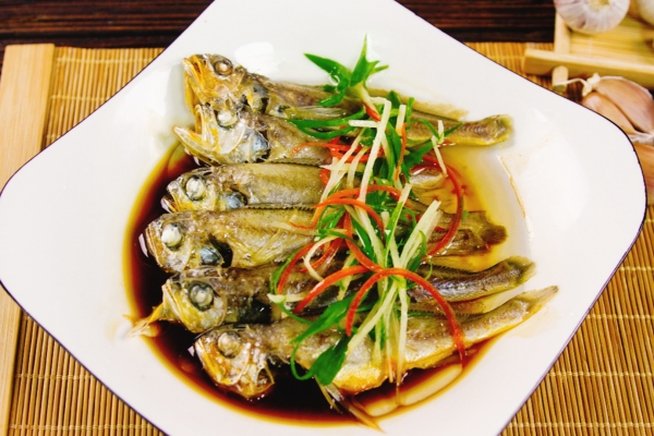 小黃魚的營養價值及功效與作 小黃魚是海魚嗎