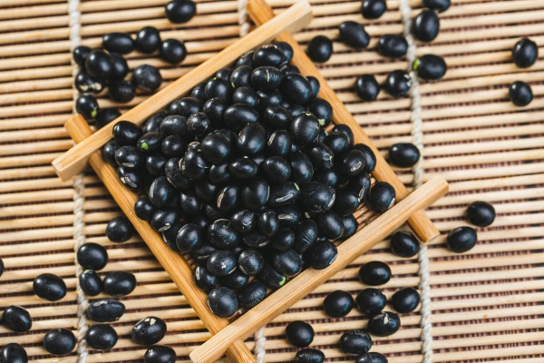 醋泡黑豆一般什么時間吃效果好 醋泡黑豆能補(bǔ)腎嗎