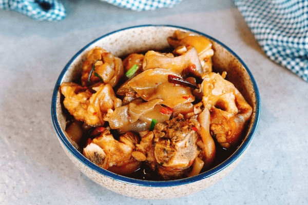 魔芋的營養價值與食用功效 魔芋最忌三種東西-易網<a href=http://www.gyfww.com/ target=_blank class=infotextkey>健康養生</a>網 魔芋的營養價值與食用功效 魔芋最忌三種東西