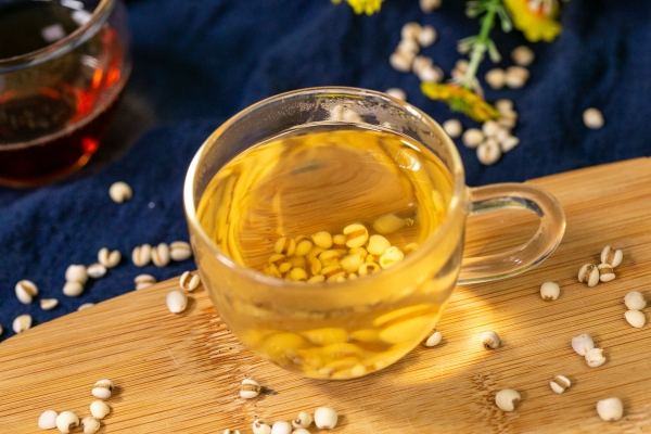 吃香蕉會加重濕氣嗎 濕氣重的人怎么排濕喝什么茶