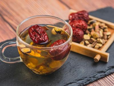 干紅棗助濕還是祛濕 紅棗泡水喝會(huì)加重濕氣嗎
