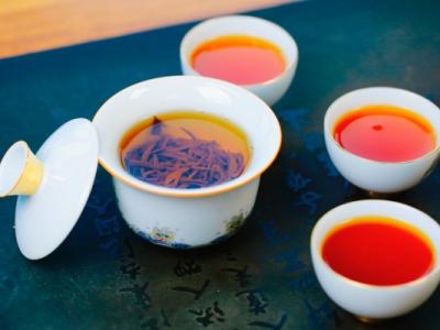 濕氣重的人喝紅茶可以祛濕氣嗎 喝紅茶會增加體內濕氣嗎
