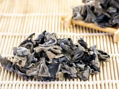 黑木耳是否可以天天吃 黑木耳不可以和什么一起吃