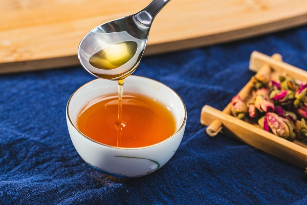 痛風能不能吃蜂蜜-易網健康<a href=http://www.gyfww.com/jkys/ target=_blank class=infotextkey>養生</a>網 痛風能不能吃蜂蜜