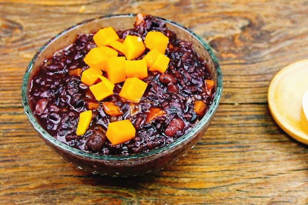 紅豆粥的功效與作用、禁忌和食用方法